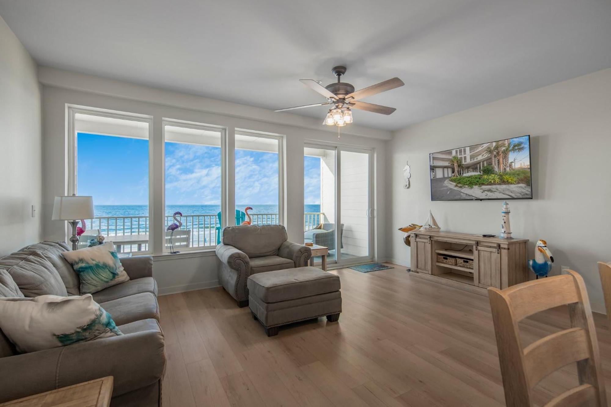 Sea Glass 304 By Collection Apartment